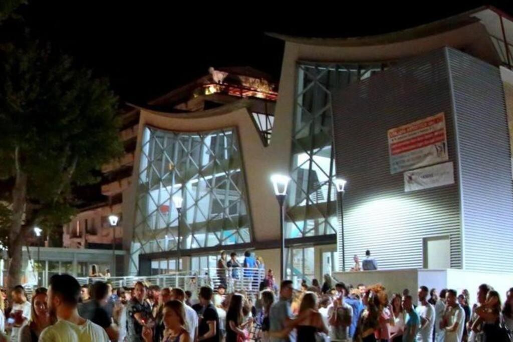 Appartamento In Zona Centrale Dimora Fiducia Pescara Exterior photo
